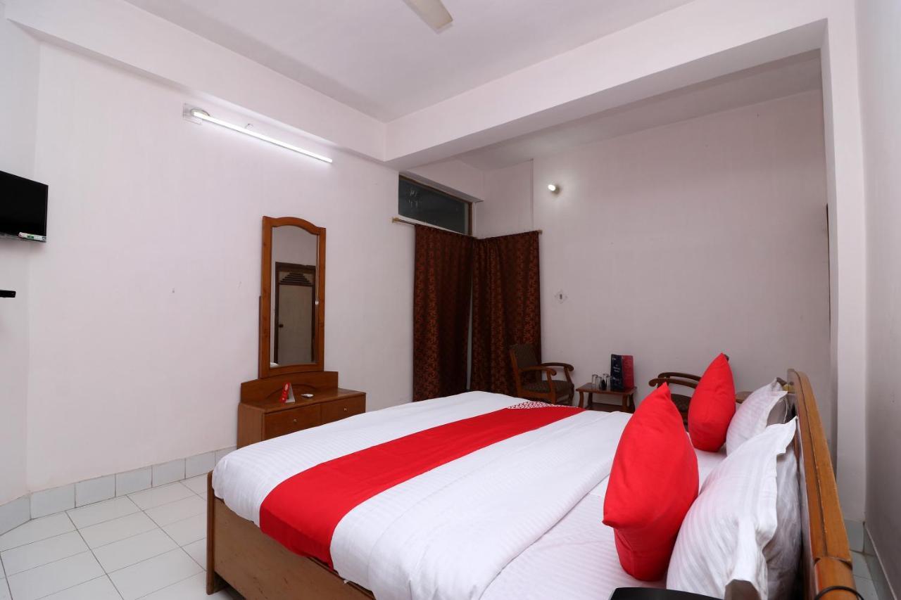 בודהגאיה Oyo 16112 Hotel Uruvela International מראה חיצוני תמונה