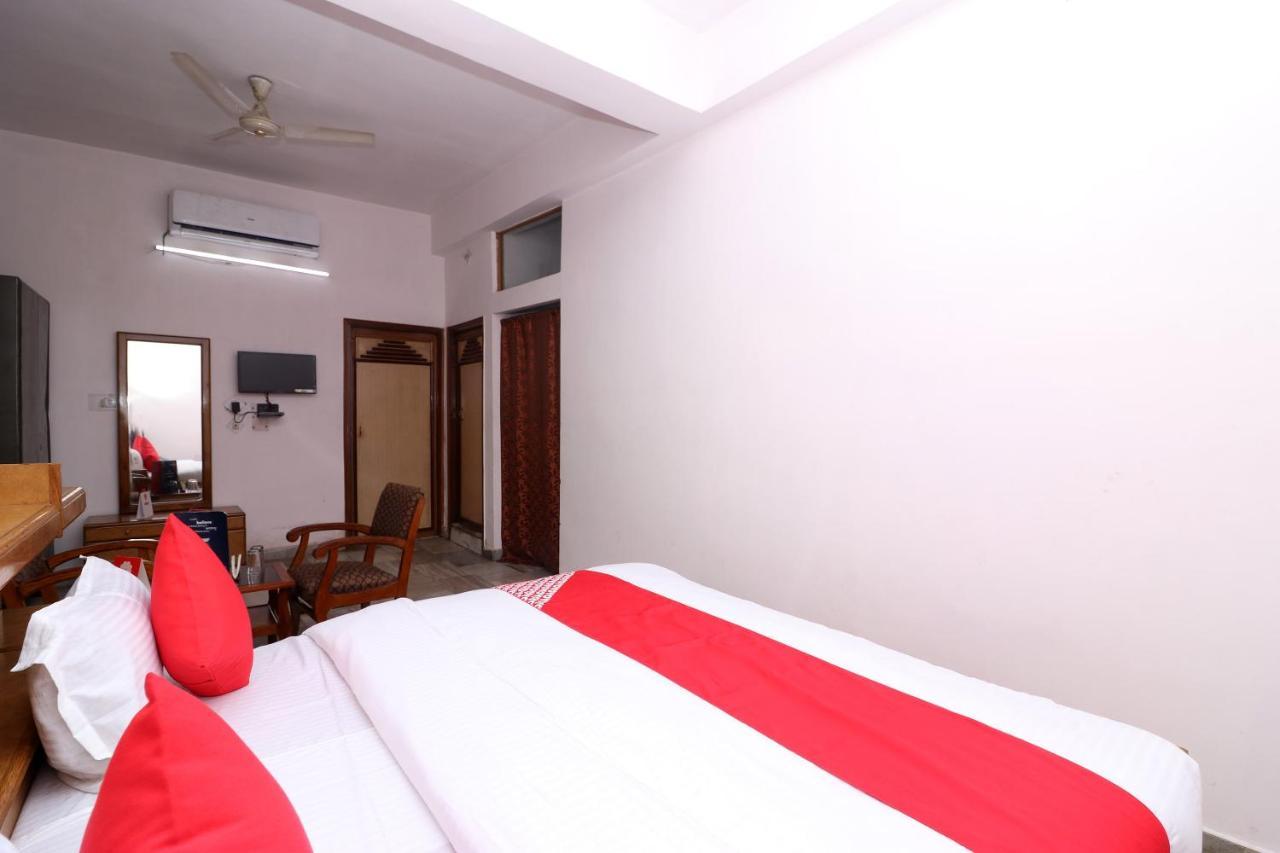 בודהגאיה Oyo 16112 Hotel Uruvela International מראה חיצוני תמונה